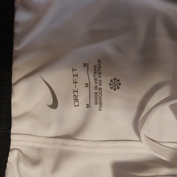 Nike Women's Shorts - Picture 3 of 4